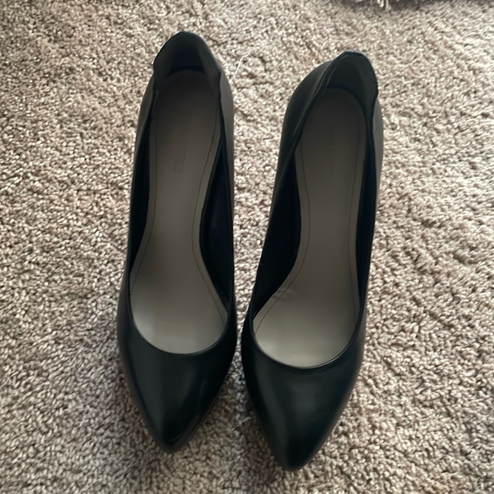 Pour la Victoire Black 3.5” Heels